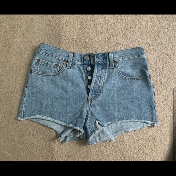 Bundle of Levi Jean Shorts - Picture 4 of 6